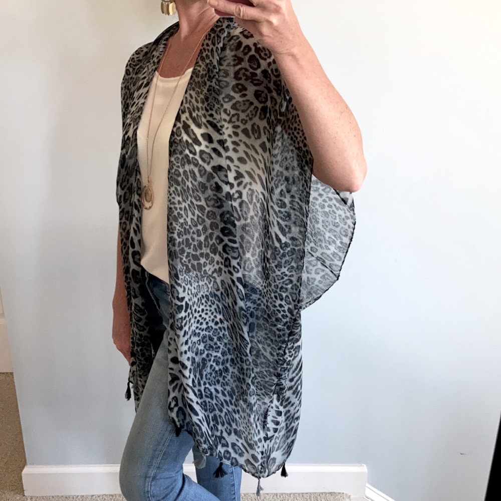 Black & Grey Animal Print Boho Kimono - Picture 4 of 7